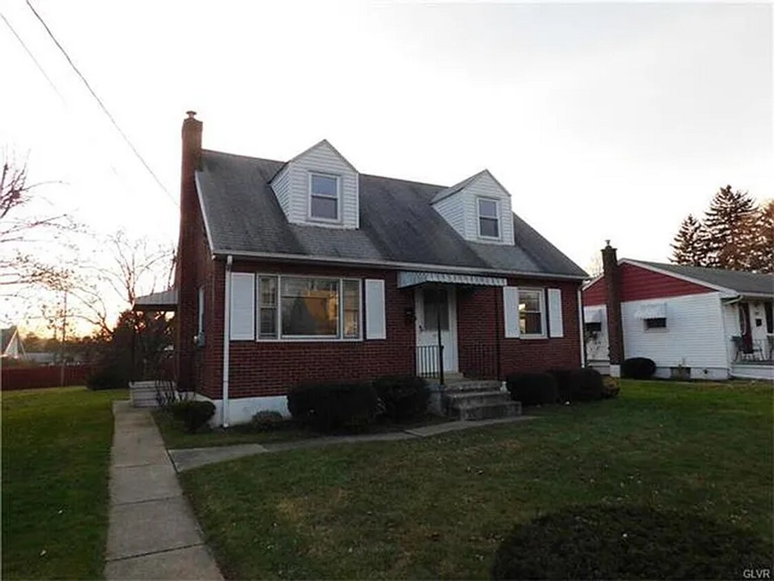 Foto principal - 921 Cambridge Ave