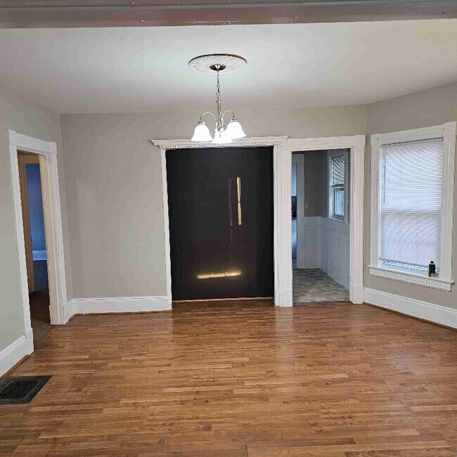 Building Photo - 27 Methuen St