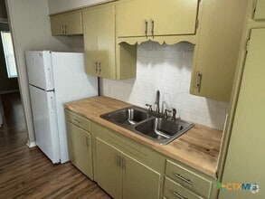 Building Photo - 428 Aguila St