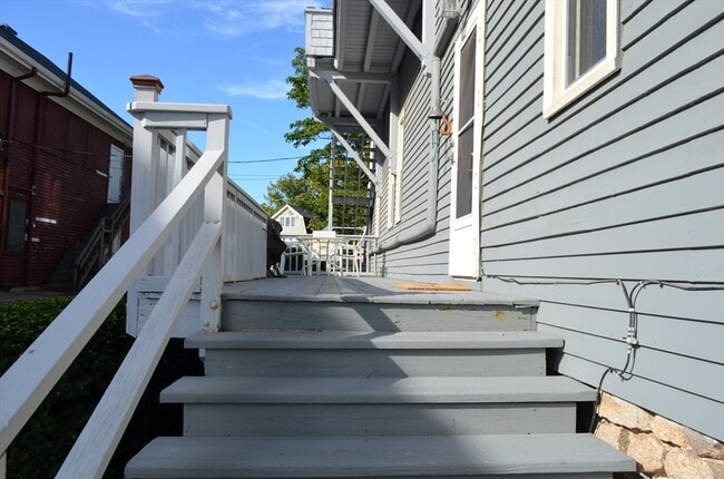 Building Photo - 5 Pirates Ln