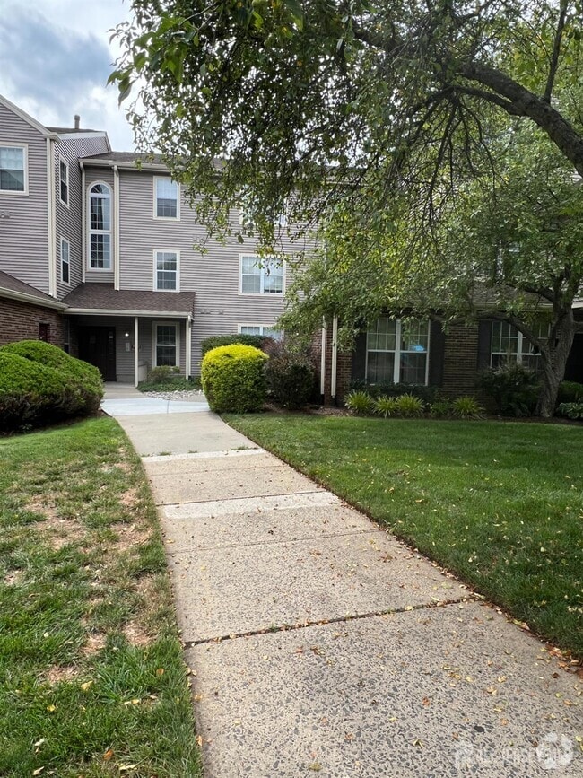 Building Photo - 7492 Elm Ct