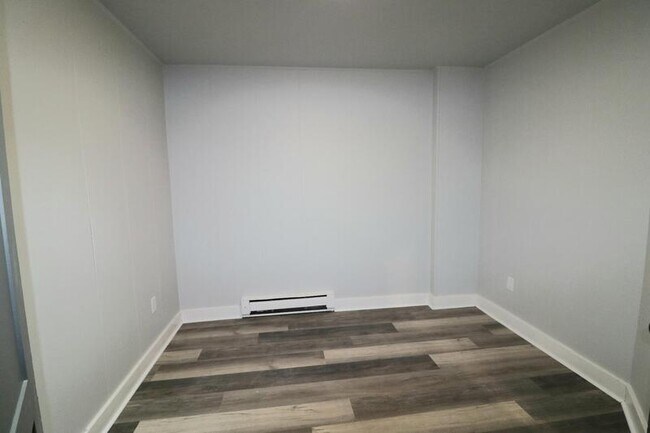 Building Photo - 108 E Huron St