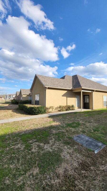 Building Photo - 4000 Mchugh Rd