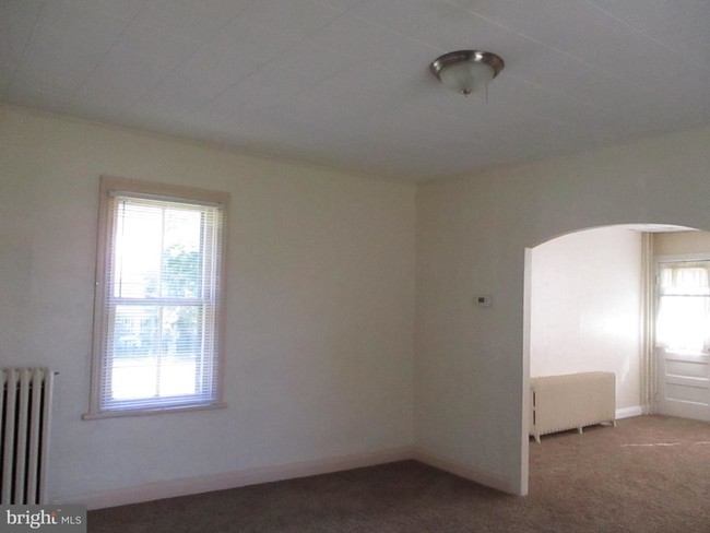 Building Photo - 1552 Red Bank Ave