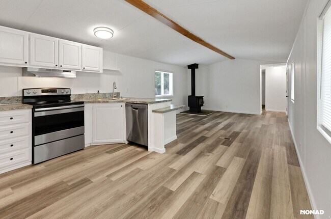 Foto del edificio - Charming 2BR House in Spanaway