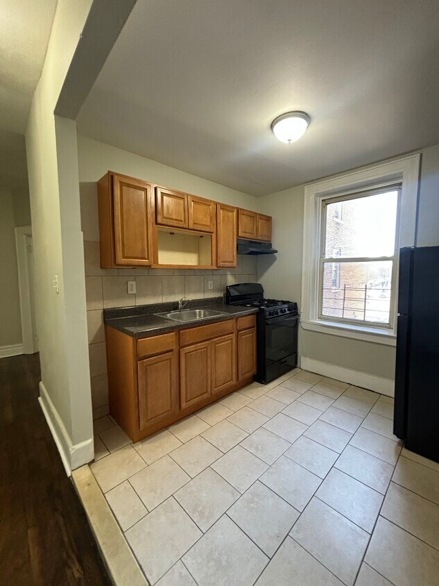 196 Roseville Ave 32 - 205 Roseville Ave