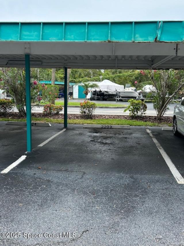 Foto del edificio - 300 Columbia Dr