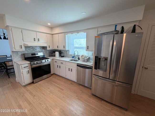 Building Photo - 534 Apple Dr