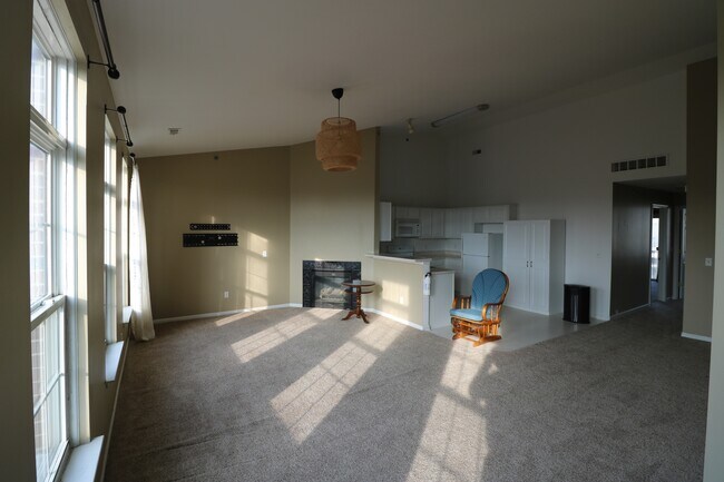 Foto del edificio - 43039 Strand Dr