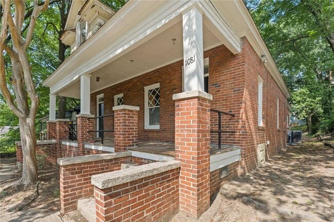 Building Photo - 1081 McMillan St NW