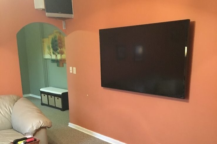 Living Room - 616 Grove St