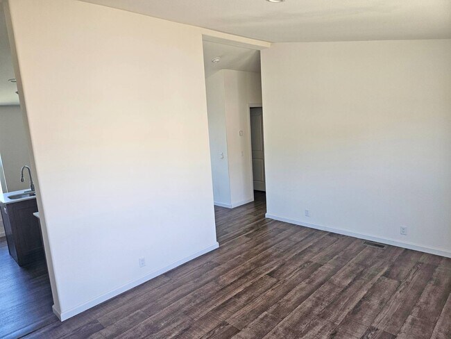 Foto del edificio - 573 E Sullivan St