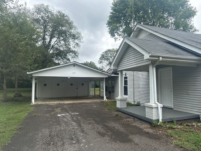 Building Photo - 114 Double Springs Rd