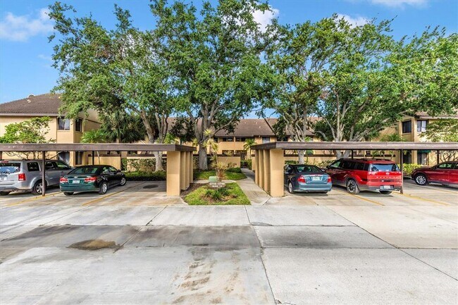 Foto del edificio - 5748 Ashton Lake Dr