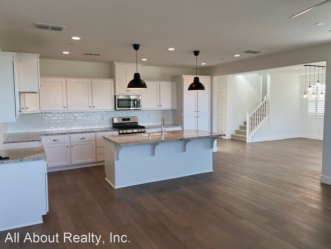 Building Photo - 4 br, 3 bath House - 1305 LARKSPUR DRIVE