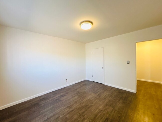 Foto del edificio - 539 E Hyde Park Pl
