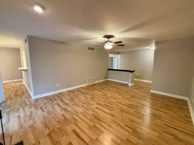 Photo - 58 Rumson Ct House