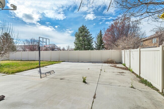 baloncesto de media cancha - 2867 W 400 S