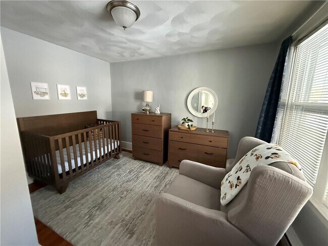 Foto del edificio - 274 Waterman Ave