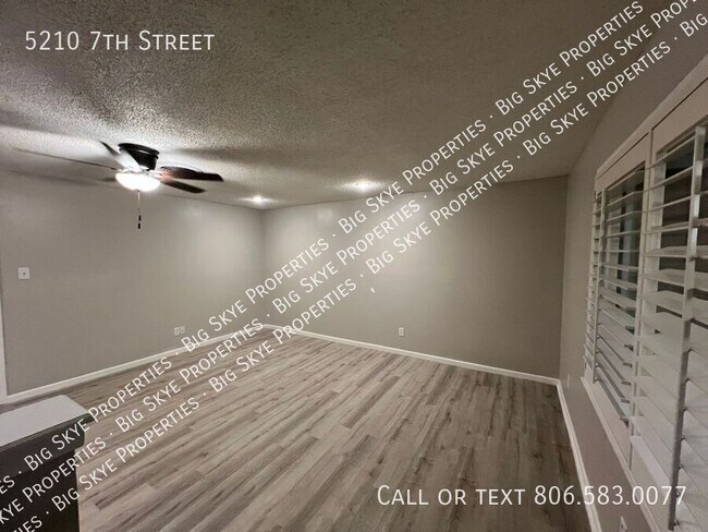 Foto del edificio - 5210 7th St