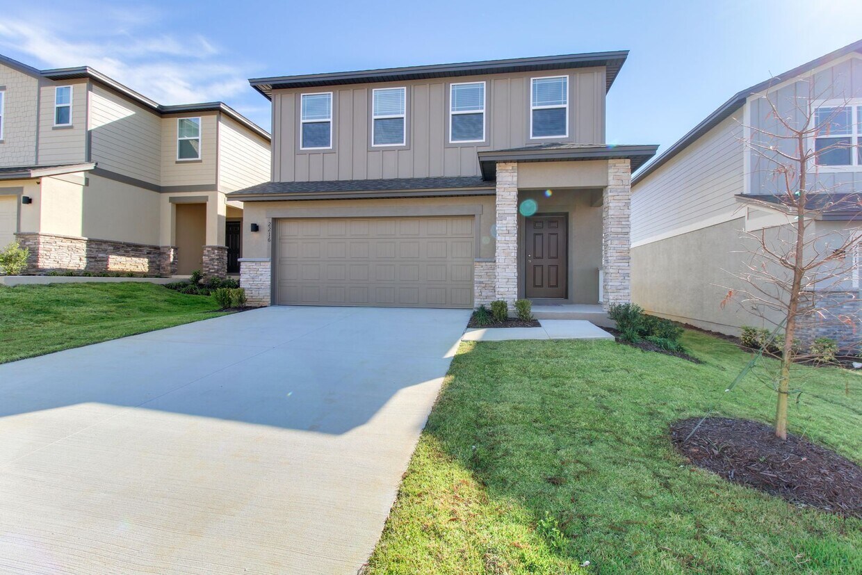 Primary Photo - 2216 Bear Peak Dr