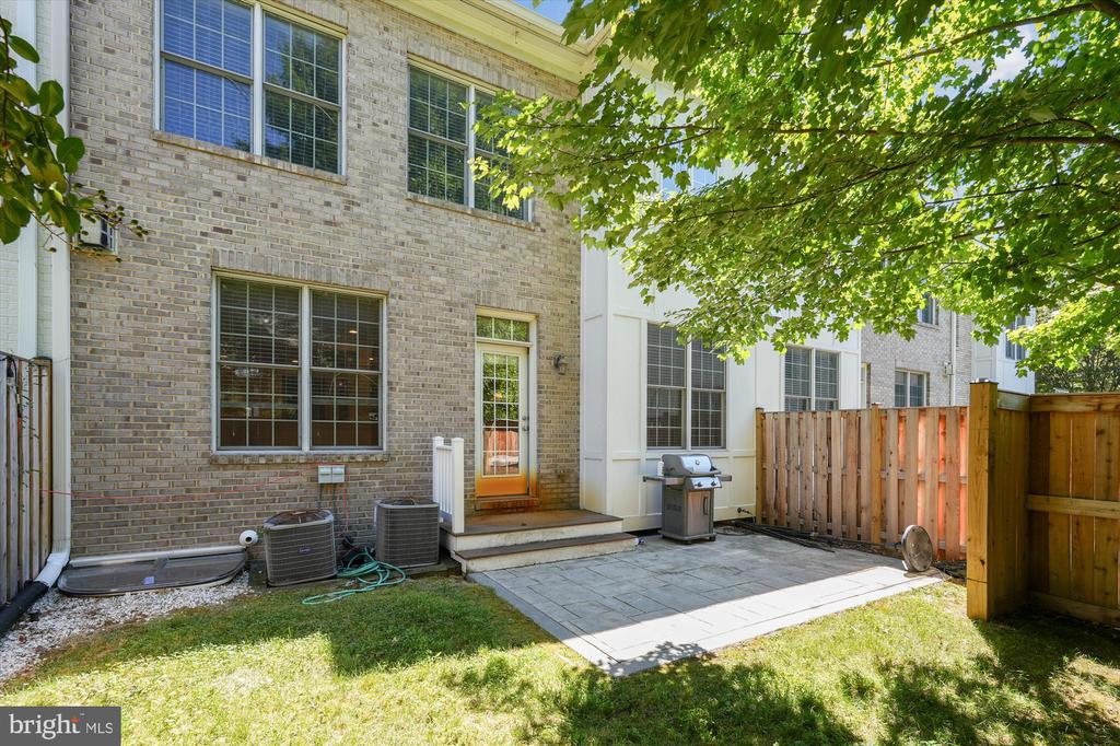 Foto principal - 8208 River Quarry Pl