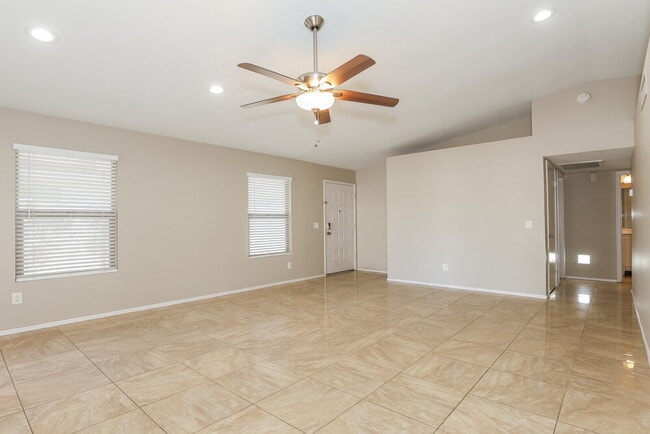 Building Photo - 4758 W Escuda Dr