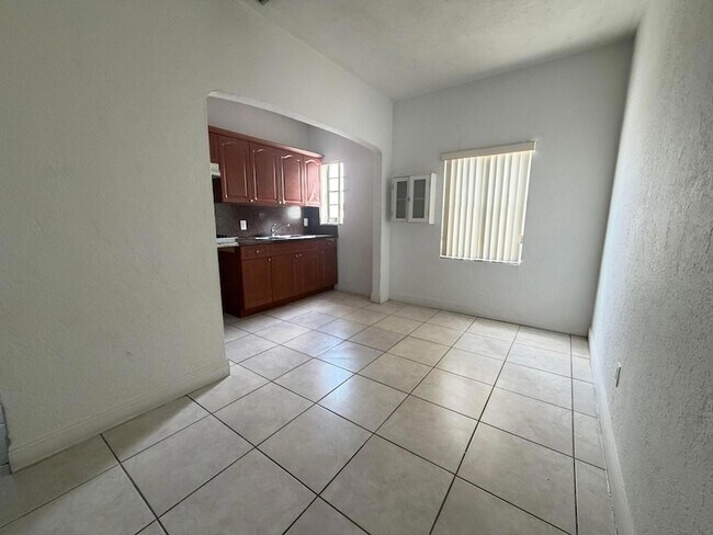 Foto del edificio - 313 N Krome Ave
