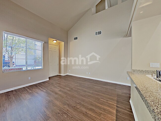 Foto del edificio - 6060 Glowing Cottage Ct