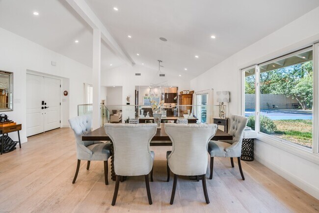 Foto del edificio - 23760 Oakfield Rd
