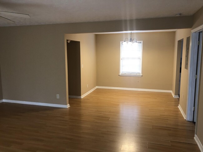Building Photo - 12625 Warm Springs Rd