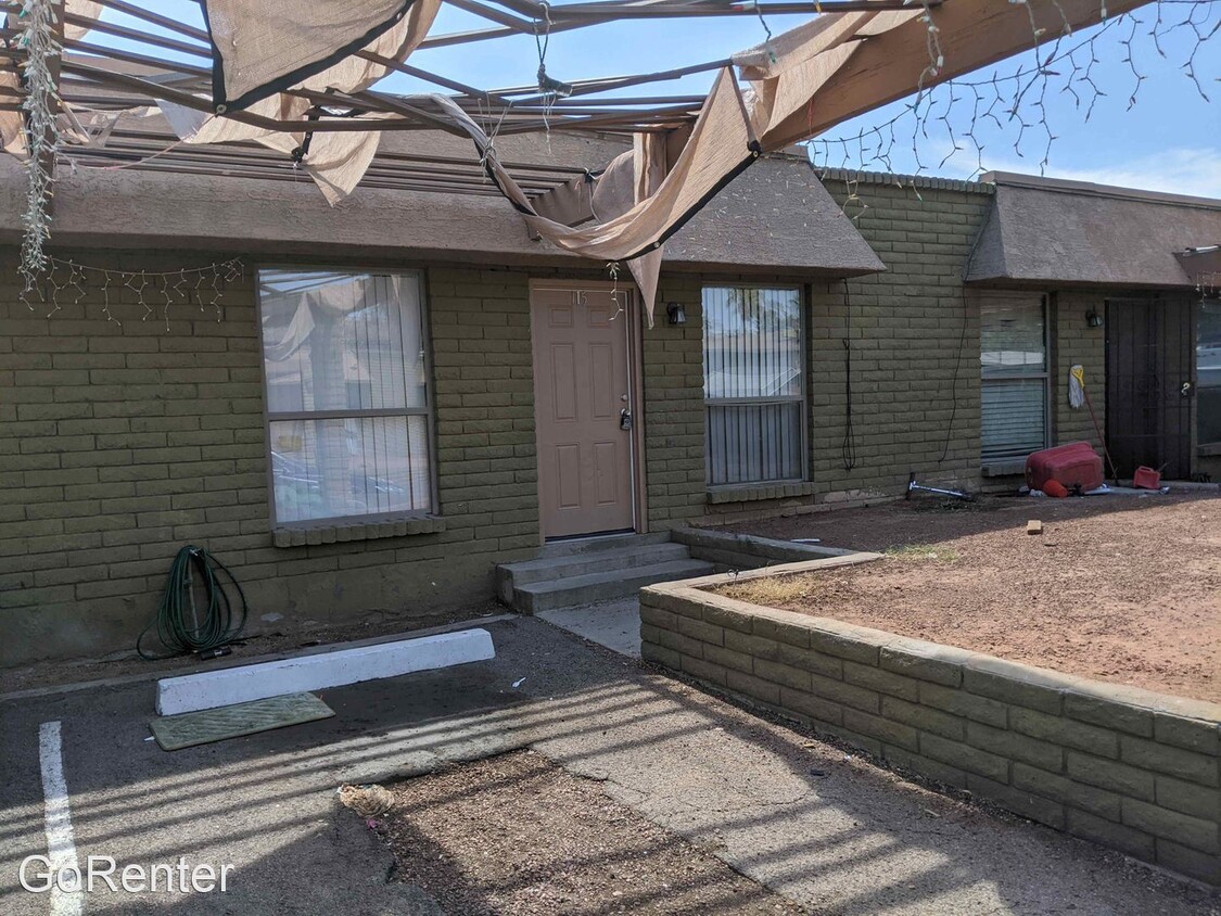 Primary Photo - 2 br, 1 bath House - 2333 W Glenrosa Ave #115