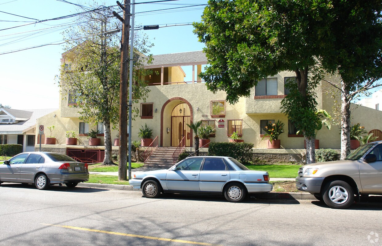 615 S Adams St. - 615 S Adams St