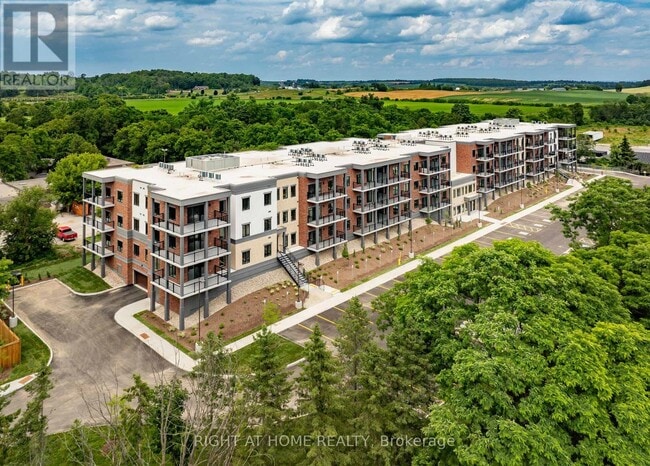 Building Photo - 121 Mary St
