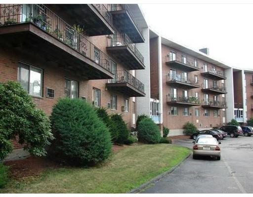 Building Photo - 1459-1461 VFW Parkway