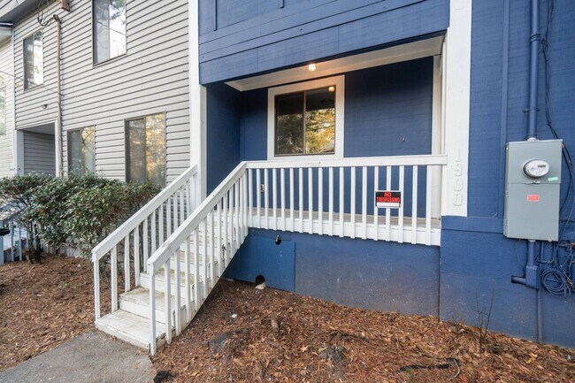 Foto del edificio - 3 Bedroom/1 Bathroom Townhouse with loft