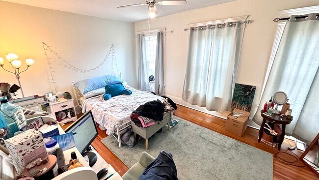 Foto del edificio - 514 Harvard Street Unit 3A