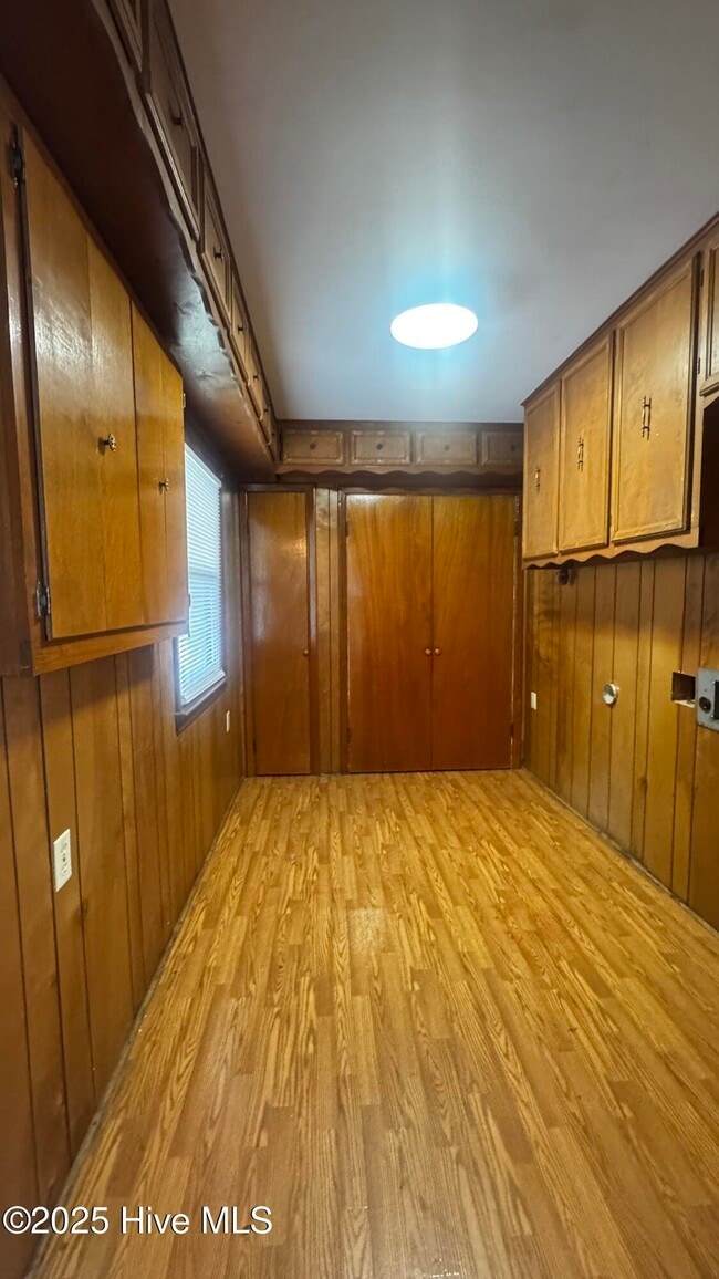 Building Photo - 204 Diane Dr