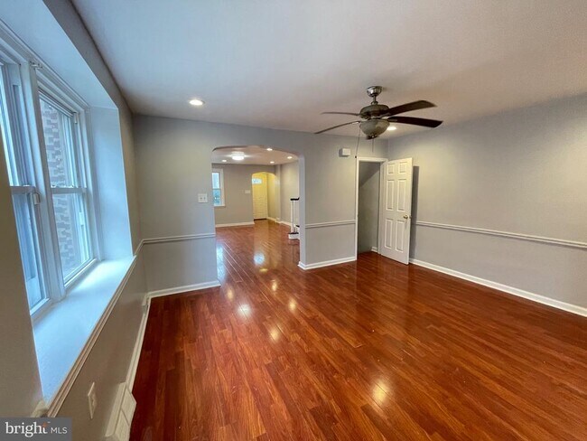 Building Photo - 6542 Bradford Terrace