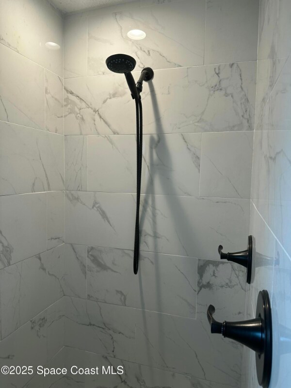 Building Photo - 574 Dianne Dr