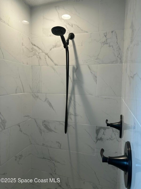 Foto del edificio - 574 Dianne Dr