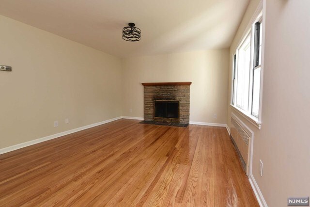 Building Photo - 116 Grove
