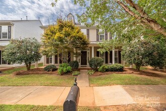 Building Photo - 15519 Troubadour Ln