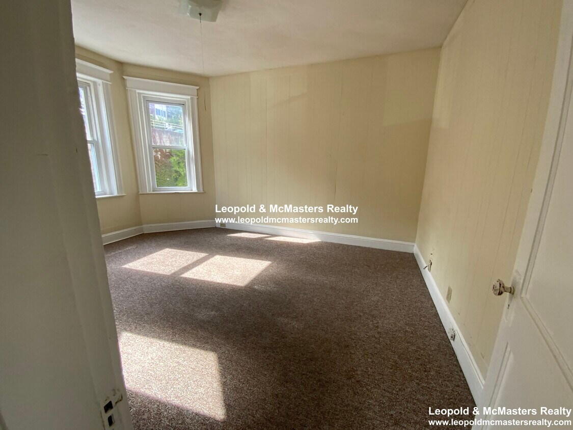 Primary Photo - 217 Kelton St