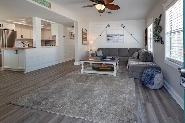 Building Photo - 1726 65th St