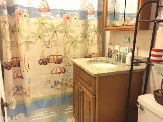 Building Photo - 5 br, 2 bath House - 37 Woodstock Ave # 558