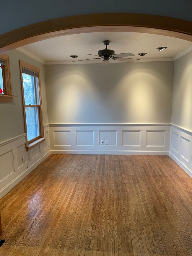 Dining room/parlor - 851 Ashland Ave