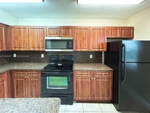 Building Photo - 715 NE 6th St