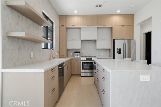 Foto del edificio - 33201 Cuthbert Rd