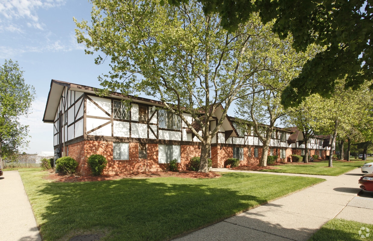 Tuscan Manor Apartments Belleville, MI